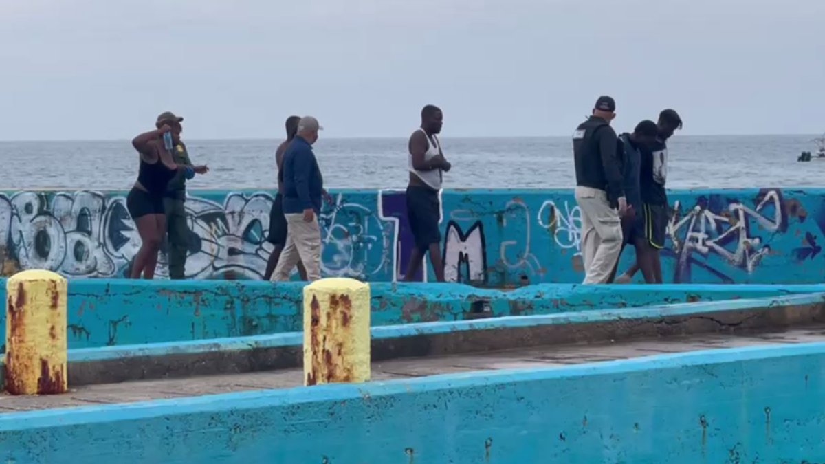 Suspenden búsqueda de víctimas de embarcación volcada