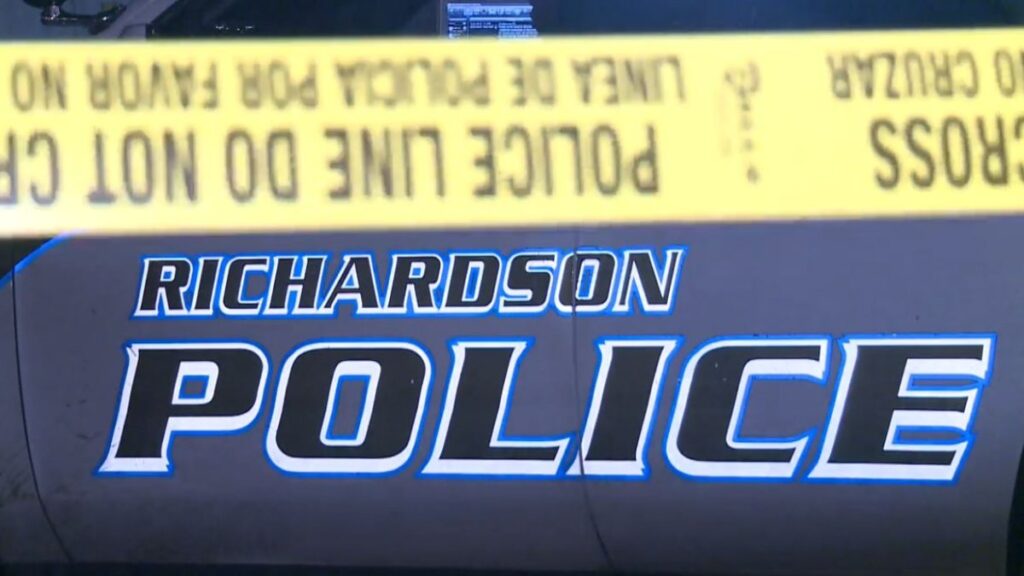 Arrestan a estudiante de preparatoria en Richardson Texas tras hallazgo de armas