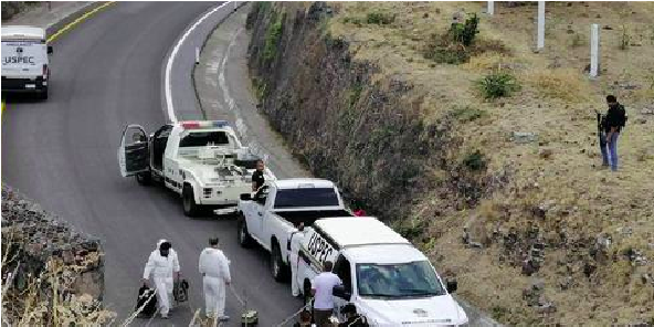 6 Muertos; hallan cuerpos abandonados en rúa Morelia-Cuitzeo dentro de camioneta con placas para Querétaro