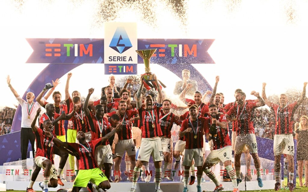AC Milan levanta el 'Scudetto' en la Serie A, luego de 11 años de sequía | Video