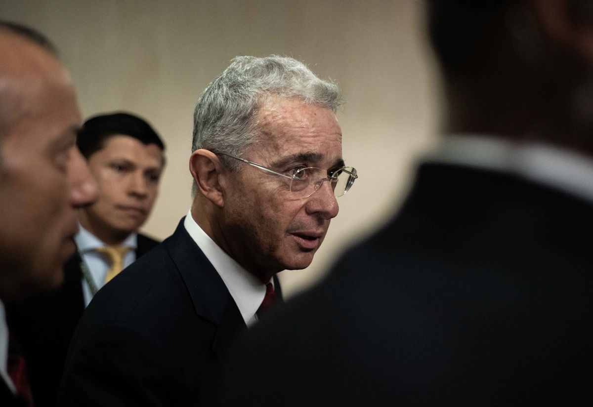 Álvaro Uribe cuestiona el fallo de la jueza que le encamina a un juicio por fraude procesal
