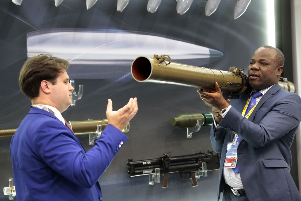 Armas, mercenarios y acuerdos comerciales: Rusia se hace cada vez más fuerte en África