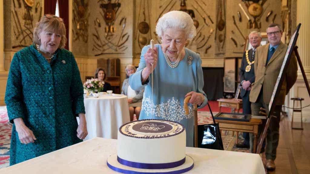 Así celebrará su cumpleaños la reina Isabel, tras recuperarse del COVID-19