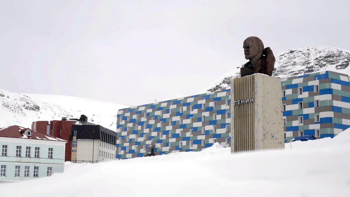 Barentsburg, el pueblo noruego de mineros rusos y ucranios en el que la guerra es tabú