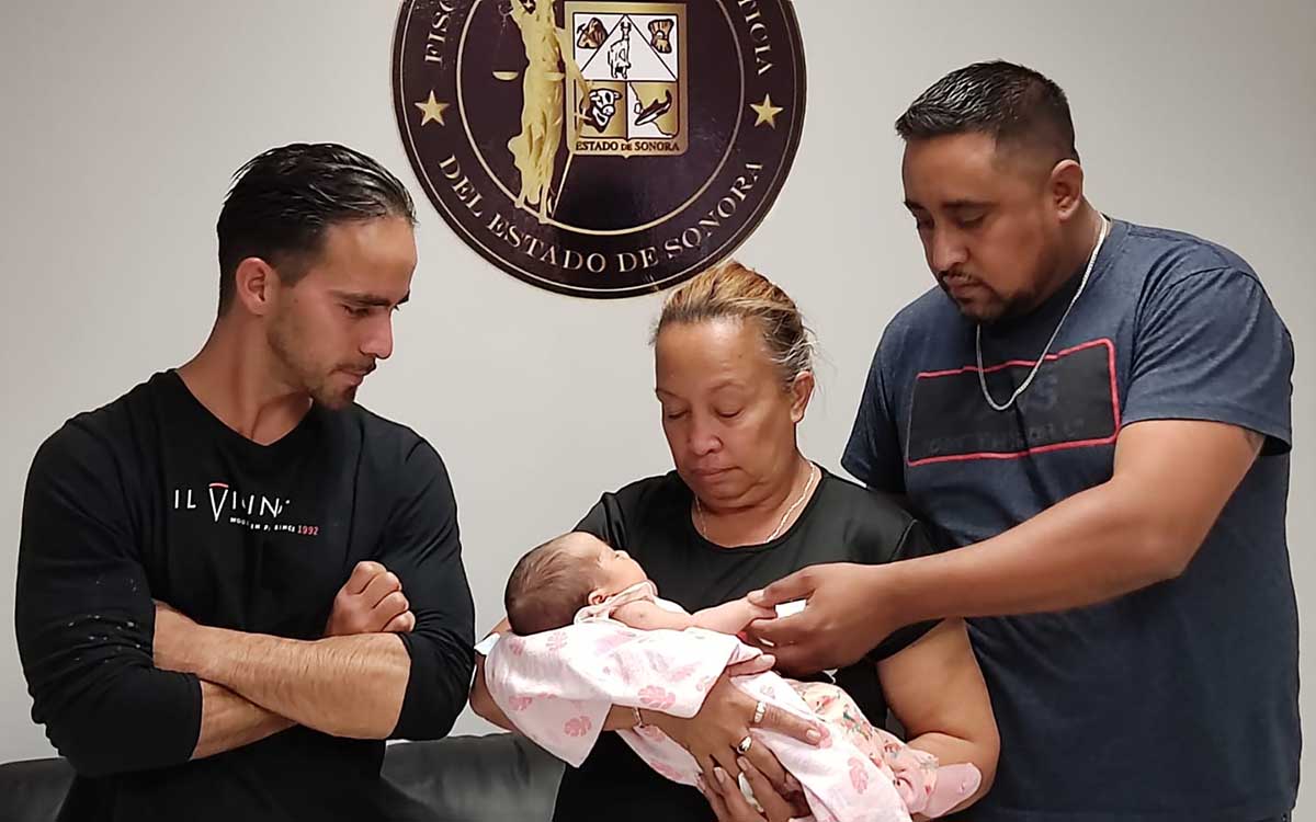 Bebé robada en Sonora regresa a su casa; Fiscalía busca imputar a detenidas por el feminicidio de la madre