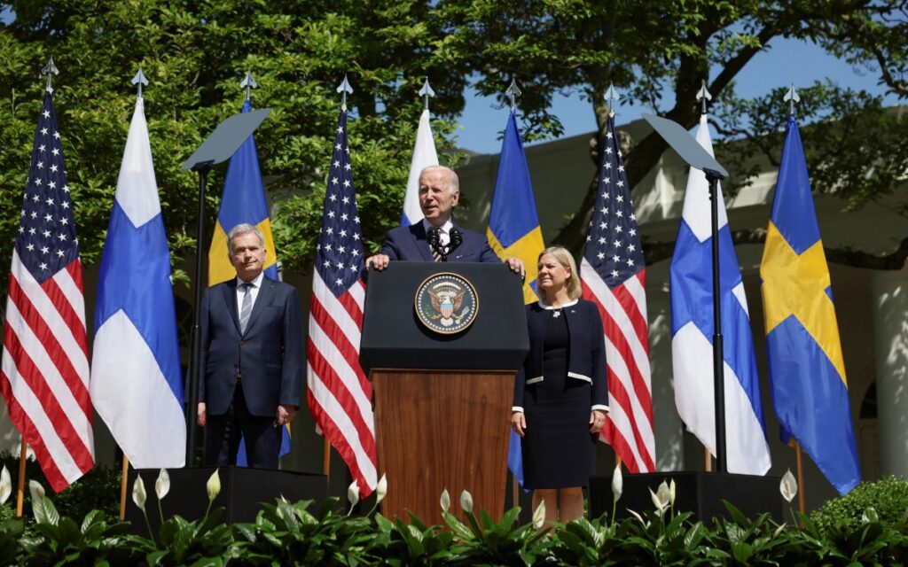Biden asegura "respaldo total" de EU a Finlandia y Suecia en su intento por entrar a la OTAN | Video