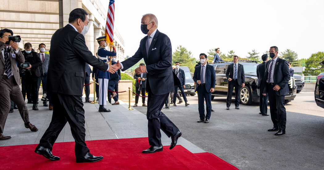 Biden se mueve para tranquilizar a Corea del Sur sobre la ayuda en la lucha contra el norte con armas nucleares