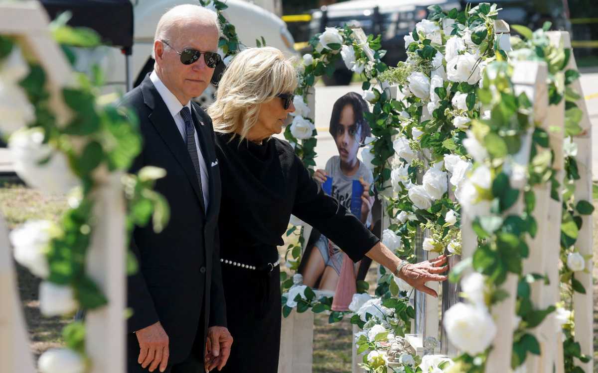 Biden visita Uvalde y se solidariza con víctimas de la masacre
