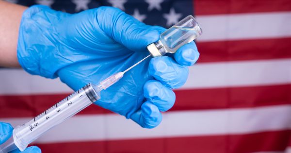 COVID: Estados Unidos cedió licencias de terapias, vacunas y testeos a la OMS