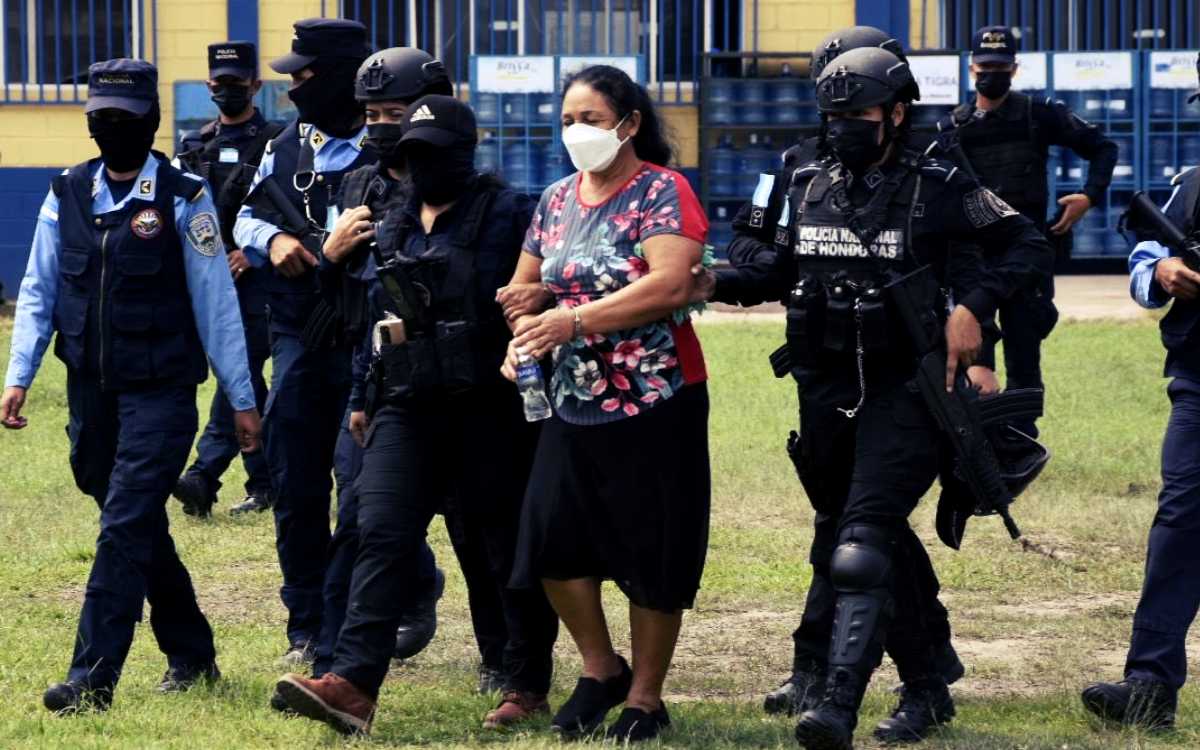 Cae jefa del narcotráfico en Honduras; matan a uno de sus hijos en “intenso enfrentamiento”