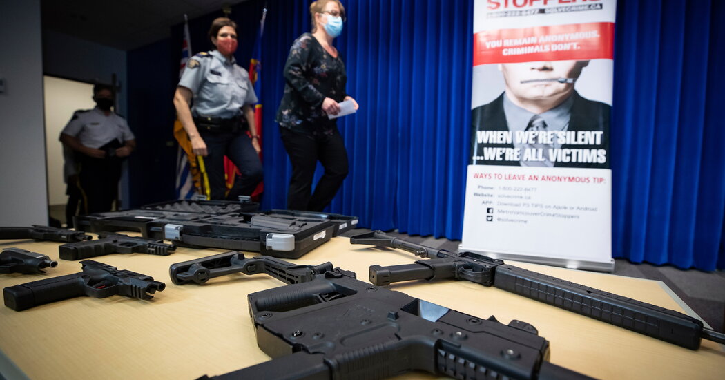 Canadá planea prohibir la venta de armas cortas y la posesión de armas de asalto