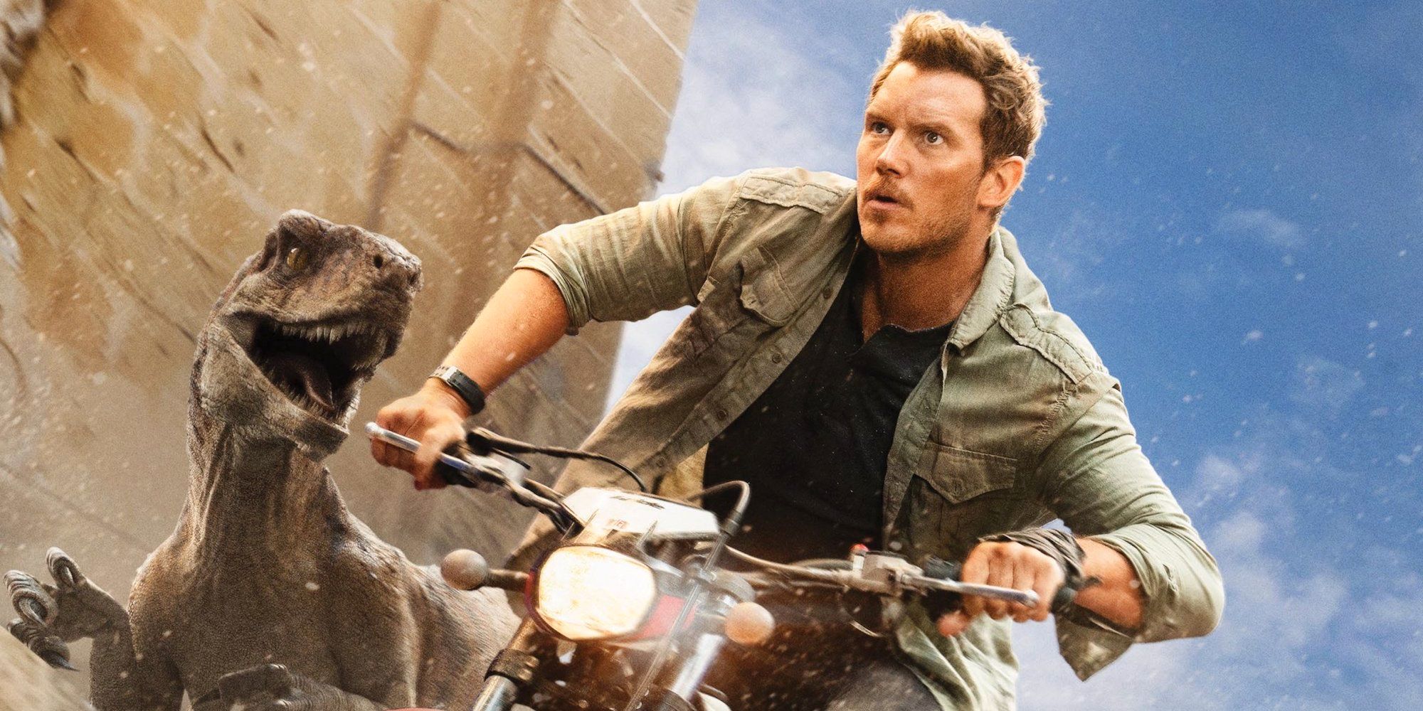 Chris Pratt huye de Angry Dinos en New Jurassic World Dominion Posters