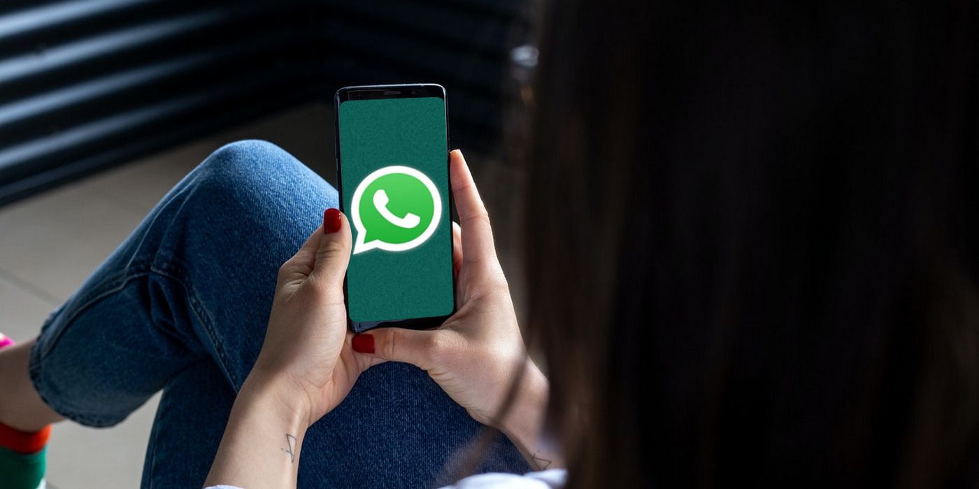 Cómo enviar reacciones de mensajes en WhatsApp