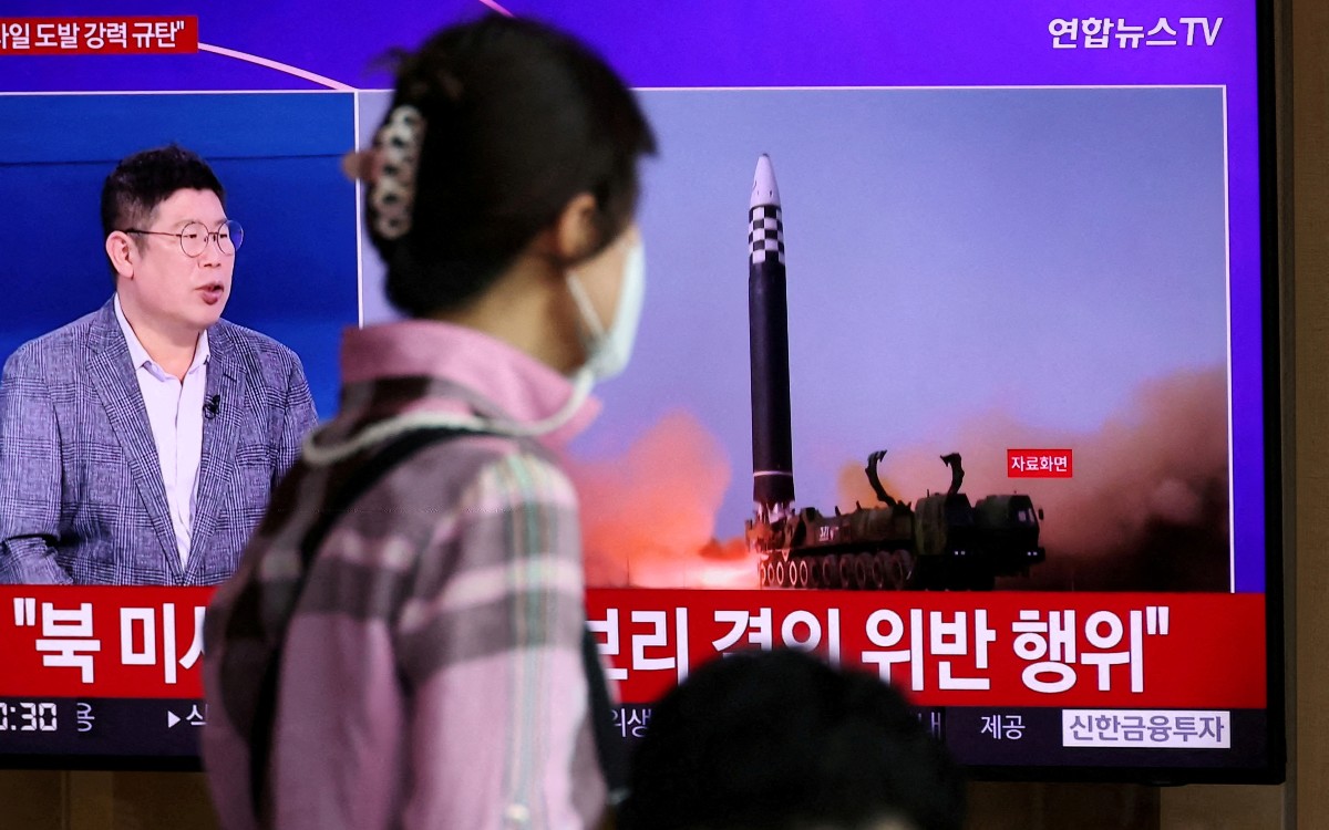 Corea del Norte lanzó tres misiles hacia el mar de Japón