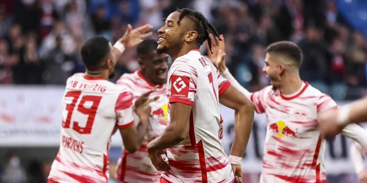 El Leipzig recupera 'plaza Champions' goleando al Augsburgo