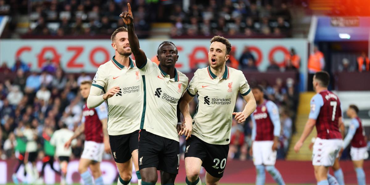 El Liverpool mantiene el pulso al City tras ganar al Aston Villa