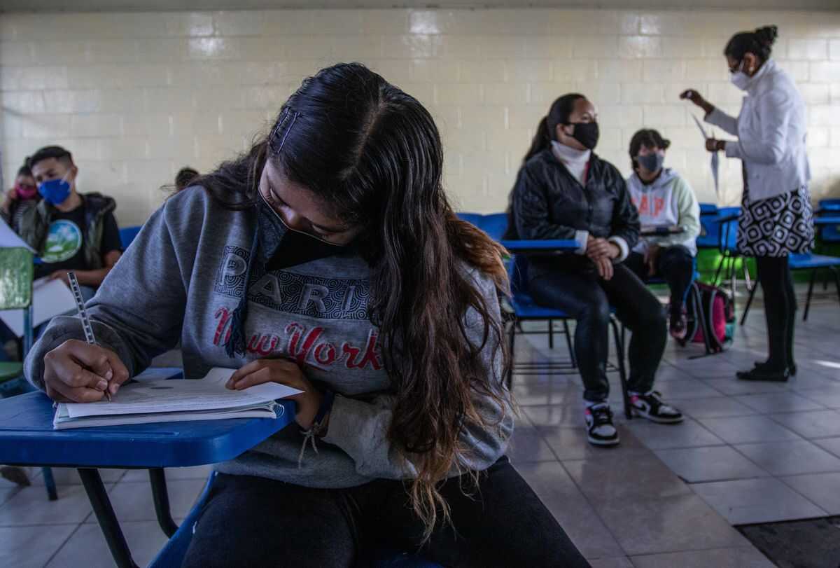 El largo silencio de la educación en México