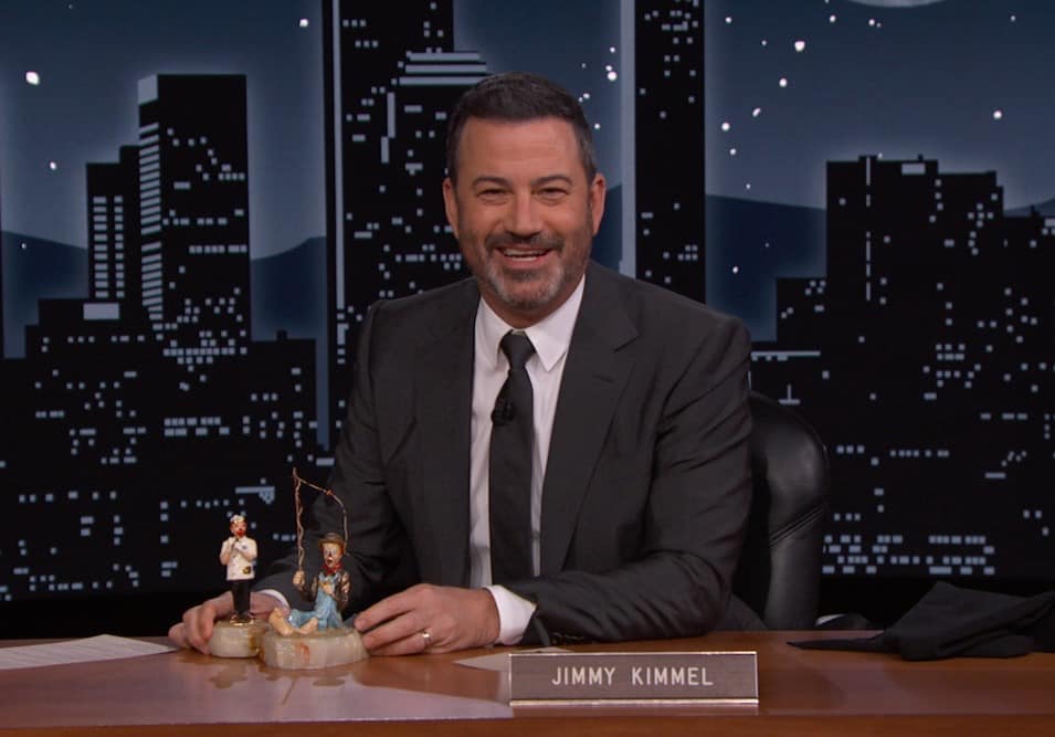 El presentador Jimmy Kimmel lanza poderoso mensaje antiarmas a políticos en EU... y lo cortan en Texas