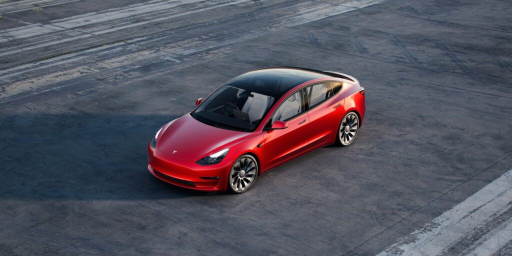 El último error de Tesla deja a los conductores sin saber qué tan rápido van