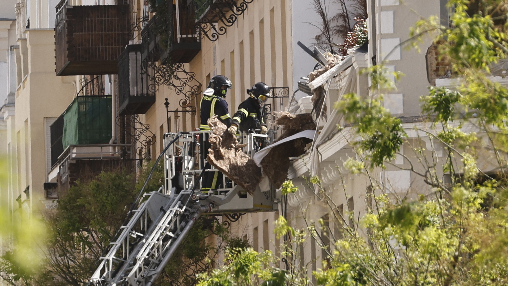 España: explosión en edificio en Madrid deja muertos y heridos