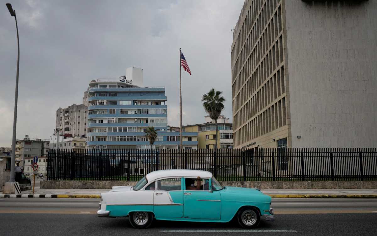 Estados Unidos suaviza restricciones de remesas y viajes a Cuba