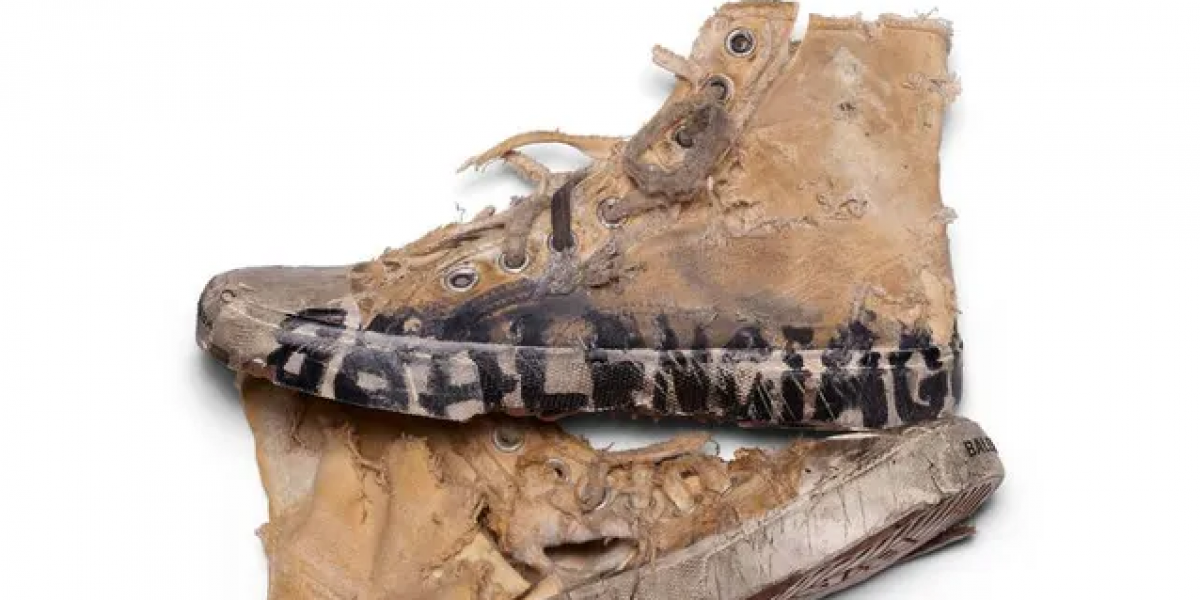 Estas son las zapatillas 'destruidas' de Balenciaga que han desatado la polémica