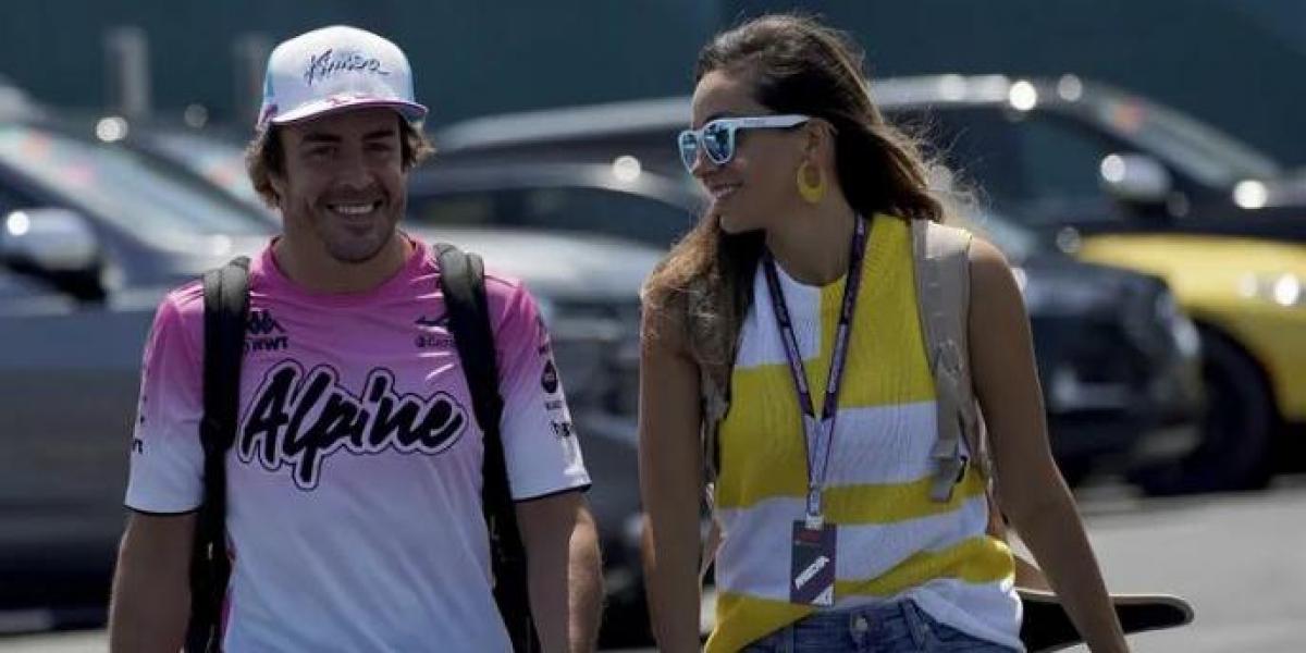 Fernando Alonso y Andrea Schlager ya pasean juntos por Miami