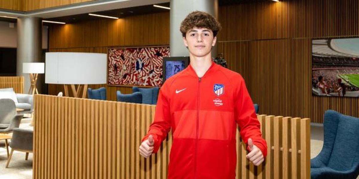 Firma su primer contrato profesional con el Atlético con 16 años