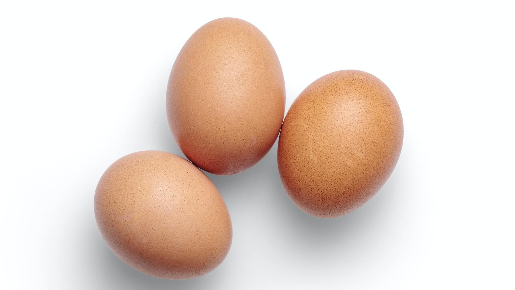 Huevos con manchas en la cáscara: ¿Se pueden comer?