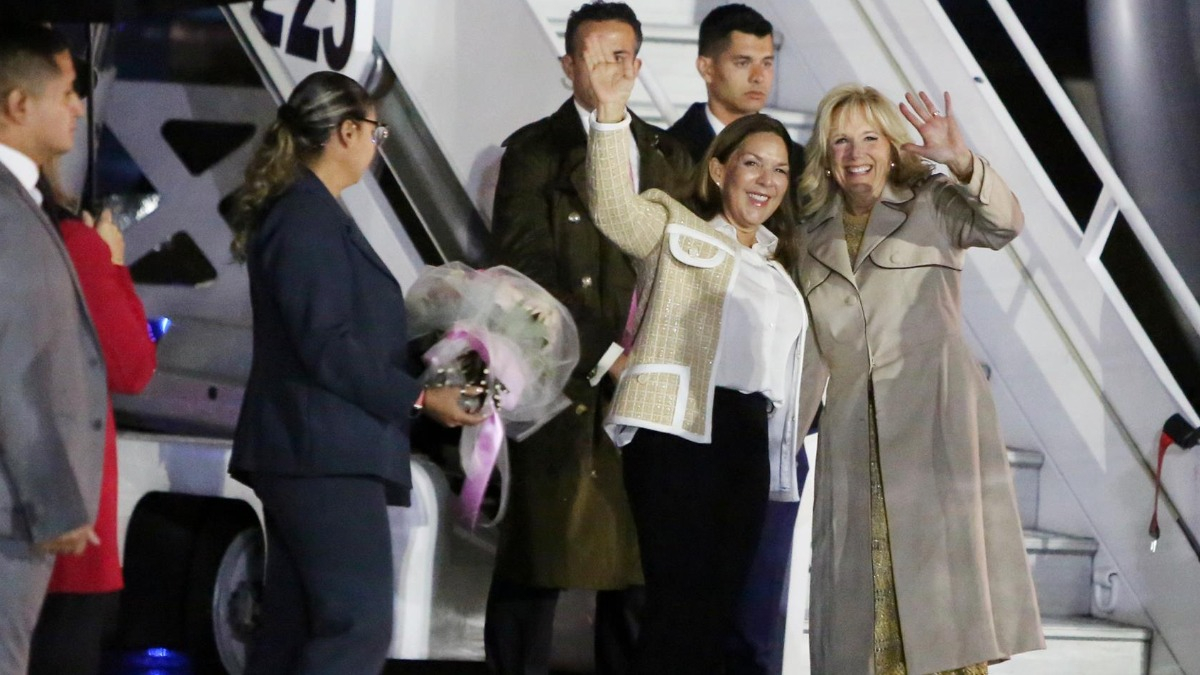 Jill Biden llega a Ecuador en gira por América Latina