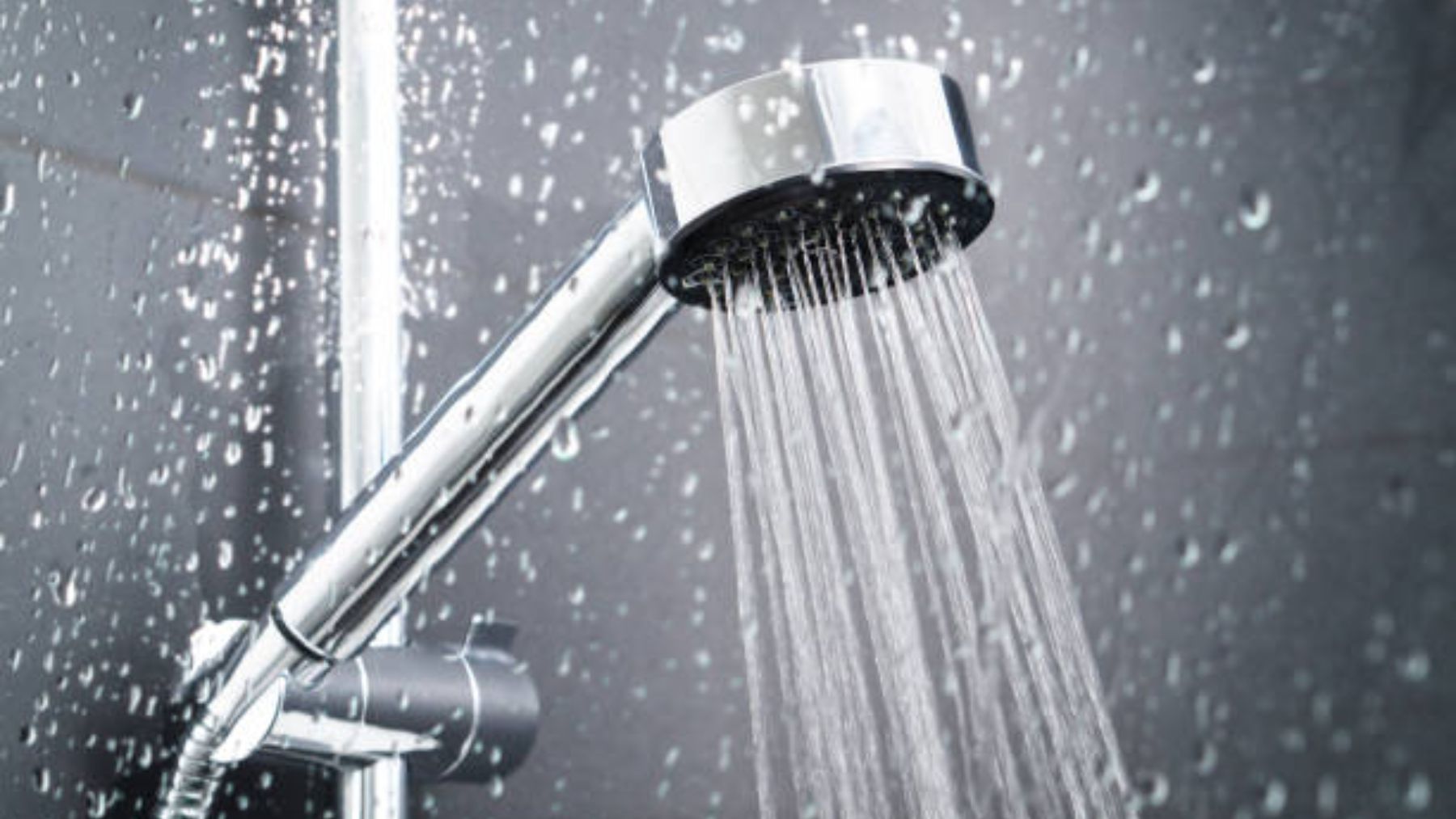 La curiosa necesidad que llevó a la invención de la ducha moderna