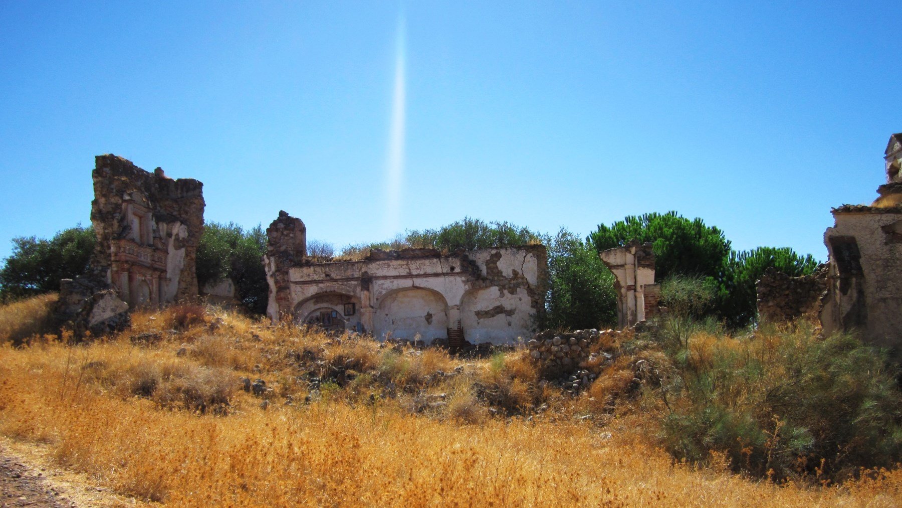 La impresionante ermita abandonada en Extremadura que te trasladará a Grecia
