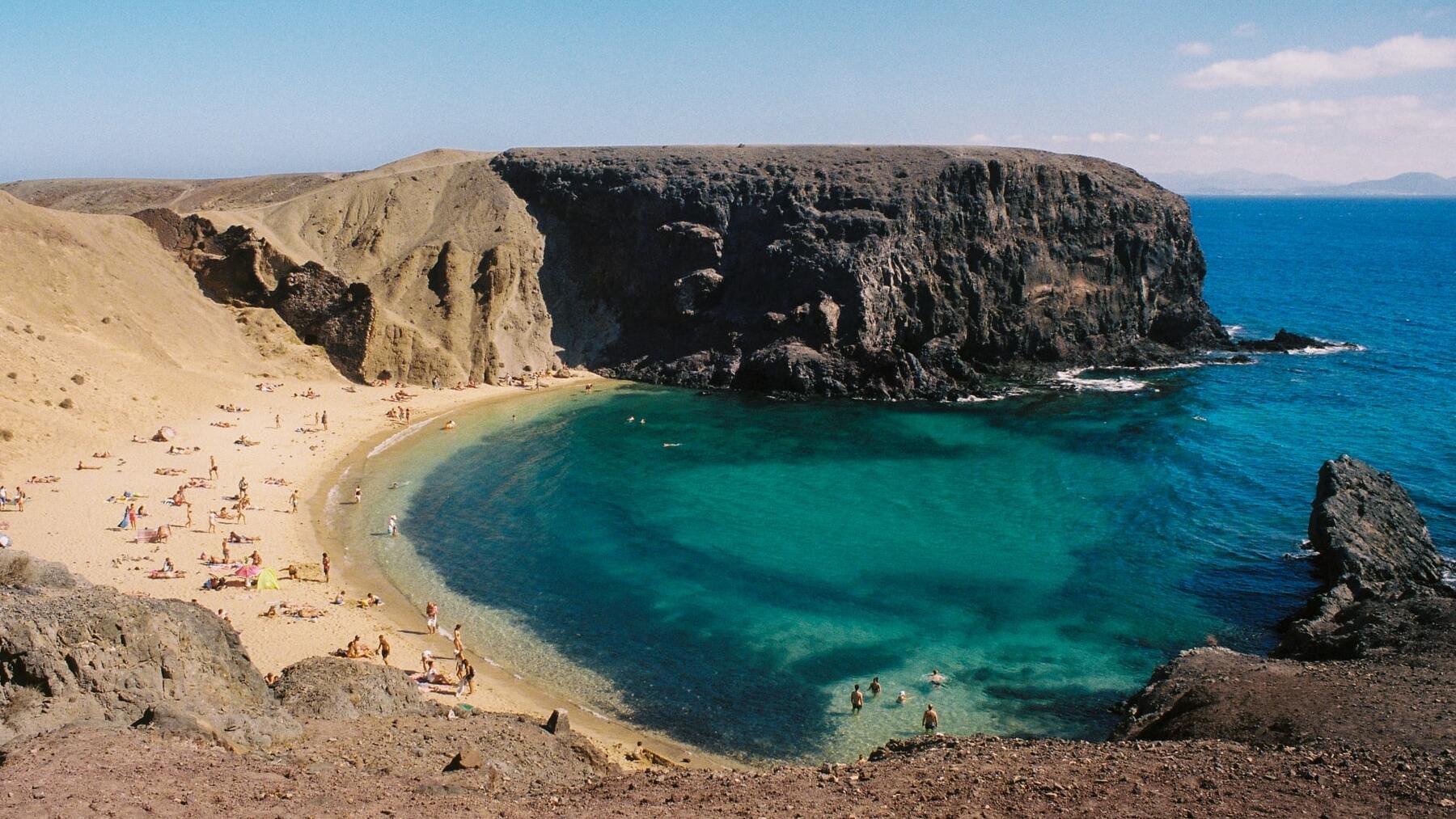 Las 5 mejores calas de Lanzarote para olvidarte del mundo
