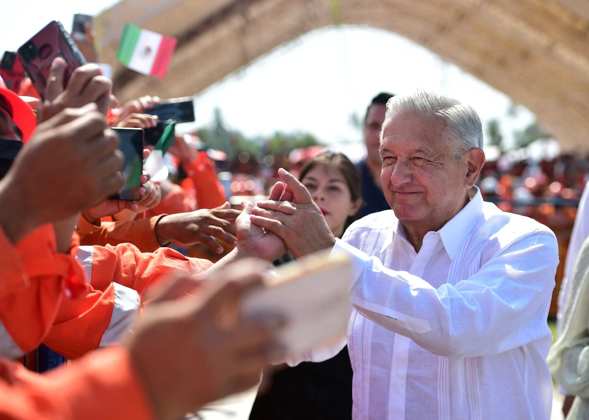 López Obrador reivindica su plan energético y refrenda su compromiso: México dejará de comprar gasolina en 2023
