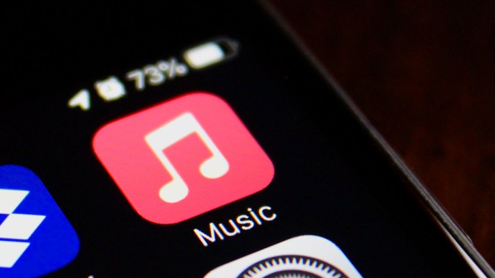 Los usuarios de iPhone se quejan de que Apple Music se está instalando en el puerto, arrancando sus otras aplicaciones