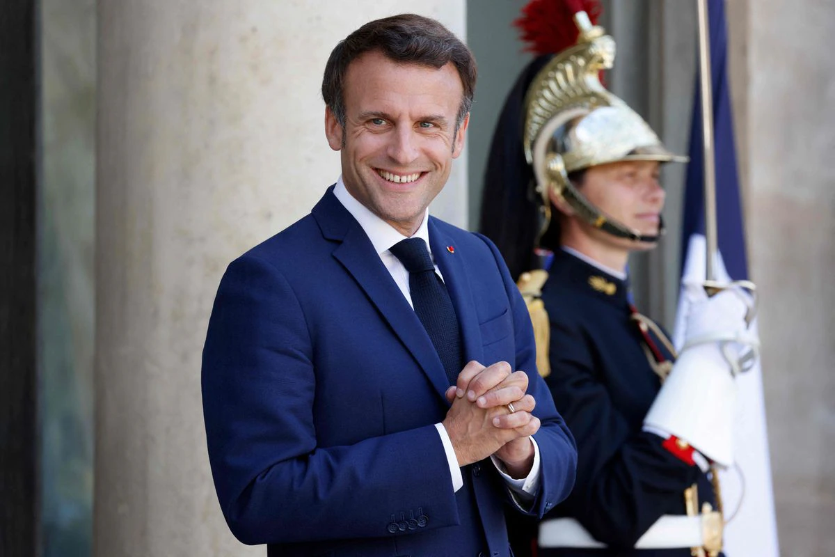 Macron nombra un Gobierno continuista con pesos pesados de la derecha moderada