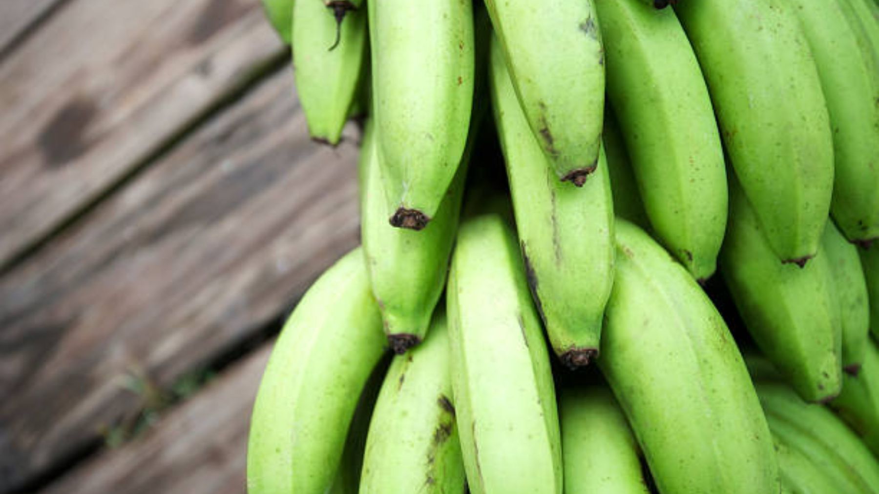 Madura plátanos verdes en una hora con este sencillo truco