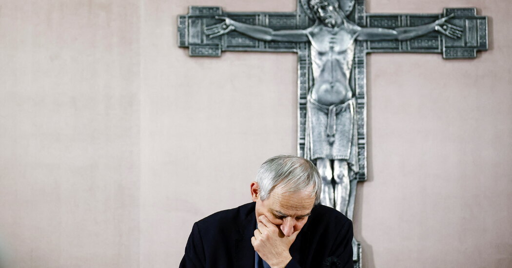 Obispos italianos examinarán el abuso clerical, pero solo hasta cierto punto