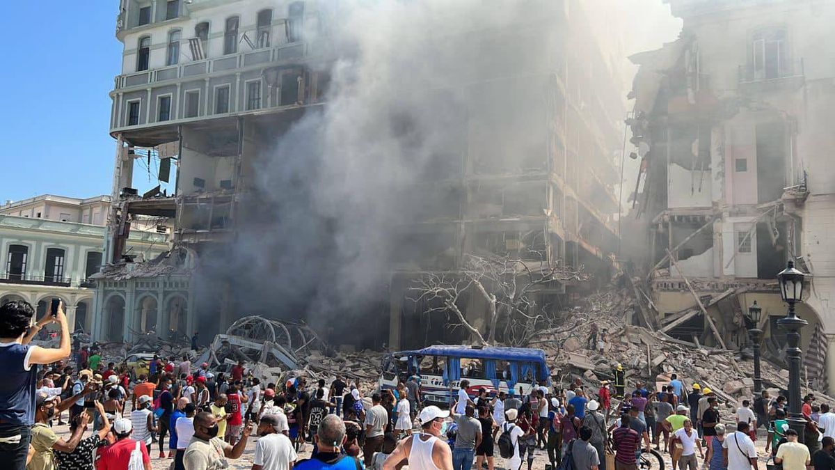 Ocho muertos y 13 desaparecidos por una explosión en un hotel de lujo del centro de La Habana