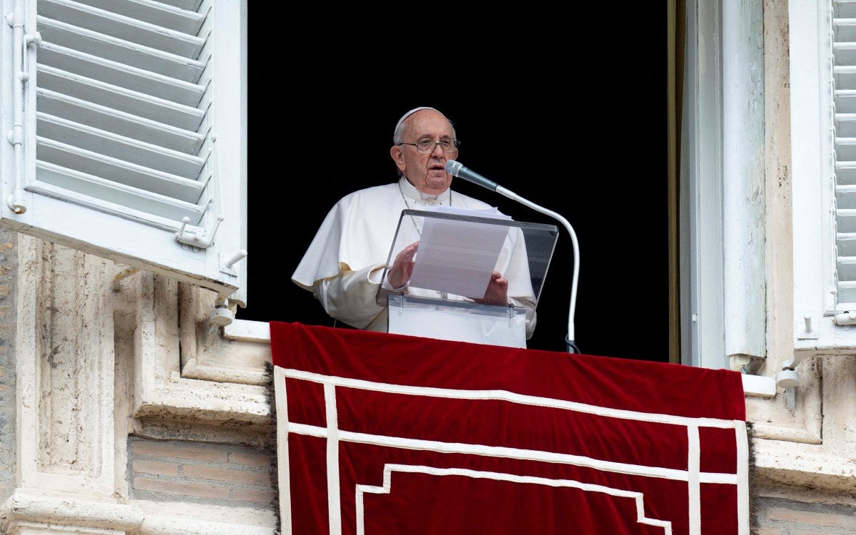 Papa Francisco defiende la libertad de prensa y rinde homenaje a periodistas asesinados