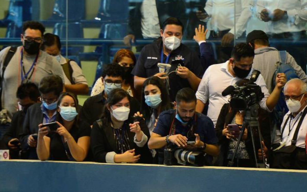 Periodistas de El Salvador denuncian acoso y criminalización en el país