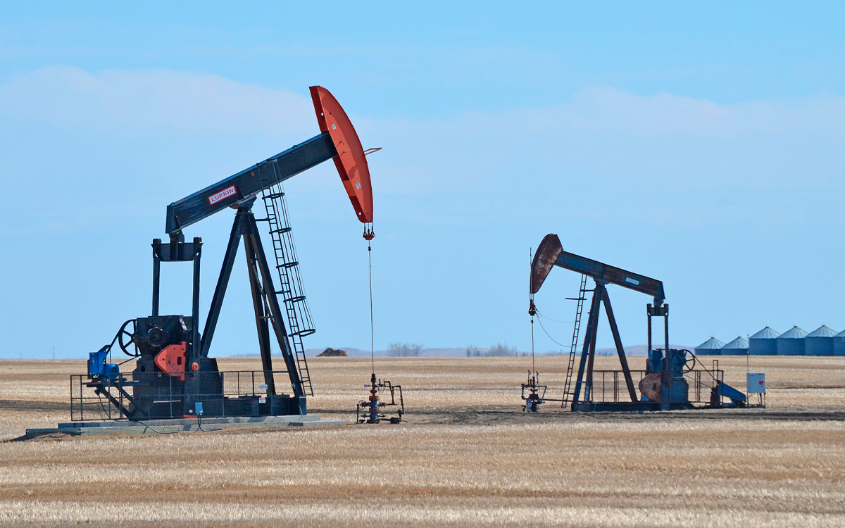 Petróleo cierra otra semana de alzas ante preocupación por la oferta
