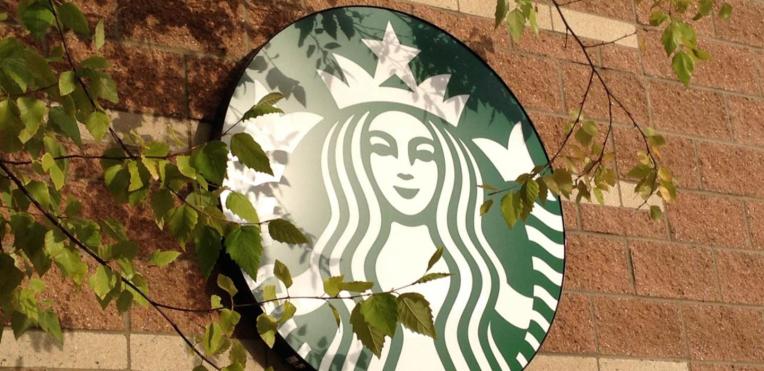 Starbucks presentará su programa de recompensas basado en web3 el próximo mes