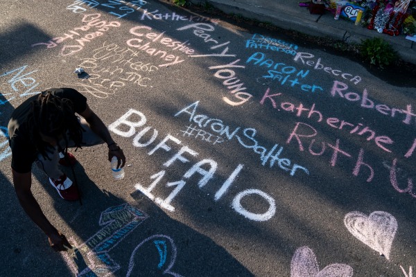 Tirador de Buffalo invitó a otros a su ‘diario’ privado de Discord 30 minutos antes del ataque