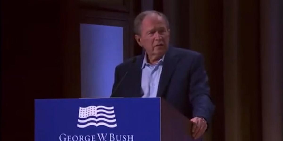 Tremendo lapsus de George W. Bush en un discurso y las redes se le echan encima