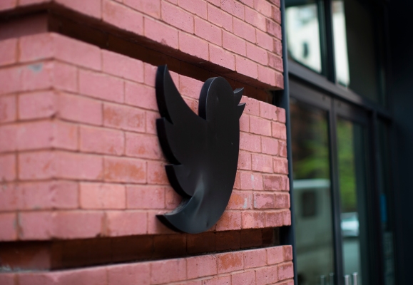 Twitter ocultará tuits falsos de cuentas de alto perfil en tiempos de crisis
