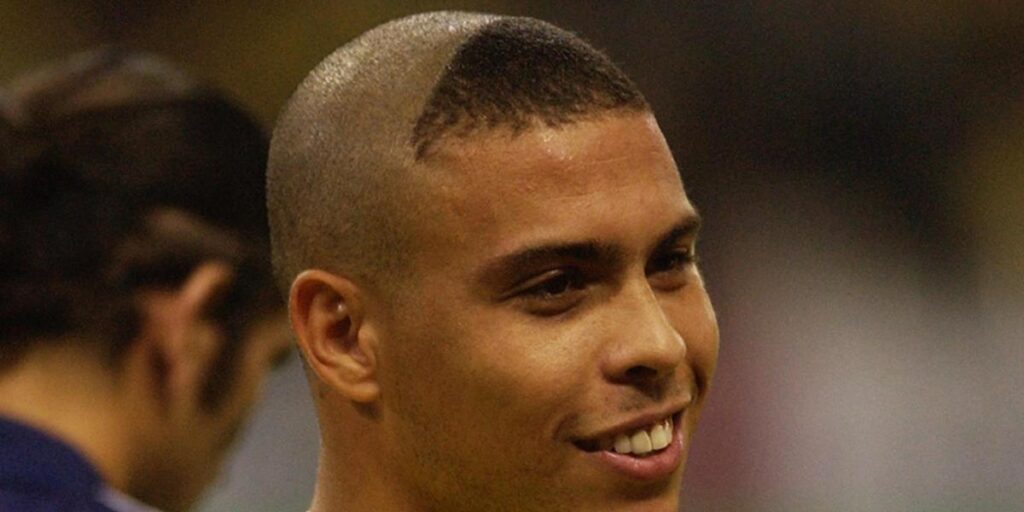 Un jugador del Villarreal emula el peinado de Ronaldo Nazario en el Mundial 2022