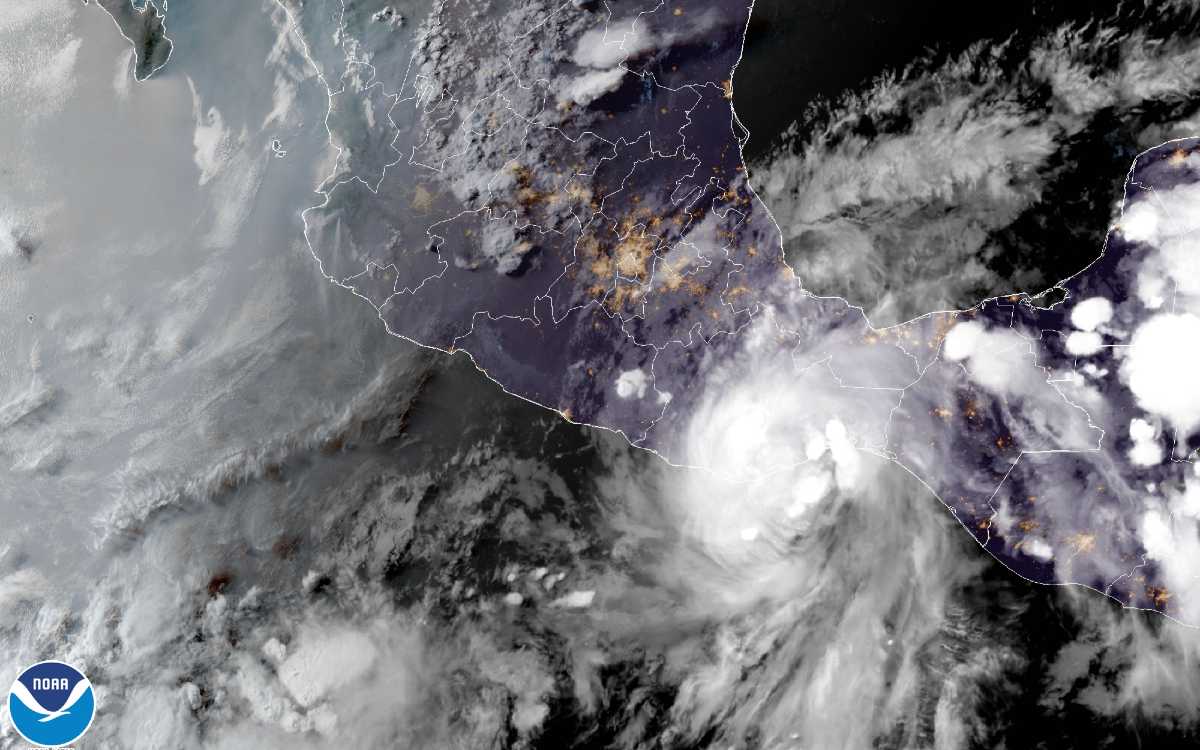 Video: así se vio desde el espacio el desarrollo del huracán Agatha