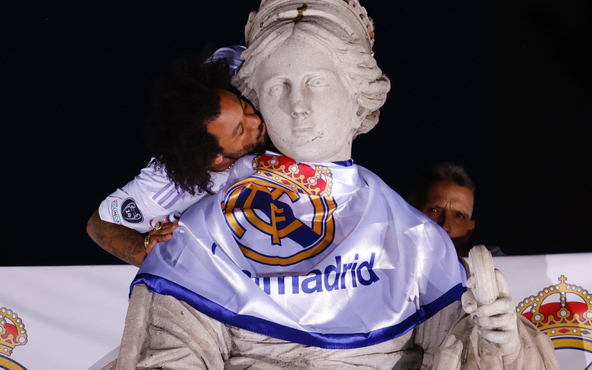 Visten de blanco a la Diosa Cibeles en celebración del Real Madrid | Video