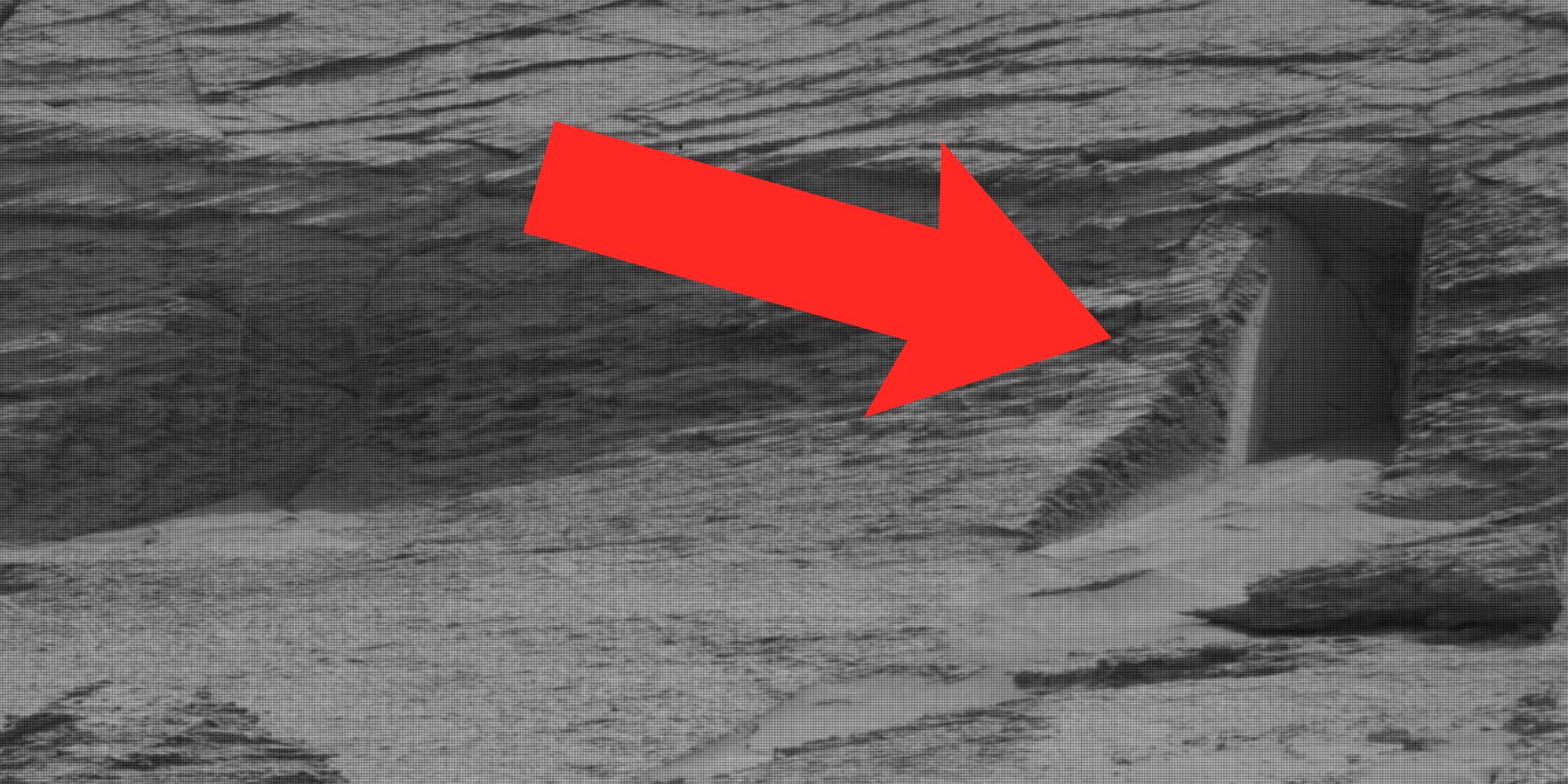 ¿El Mars Rover de la NASA realmente encontró una puerta en el planeta rojo?